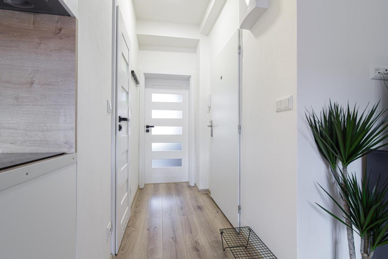 אוסטרבה Apartment Hotel Stud Mb מראה חיצוני תמונה