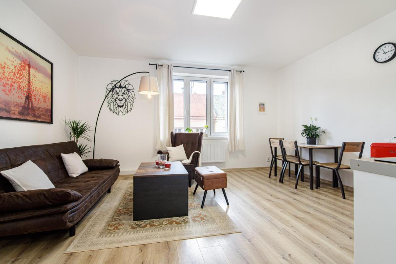 אוסטרבה Apartment Hotel Stud Mb מראה חיצוני תמונה