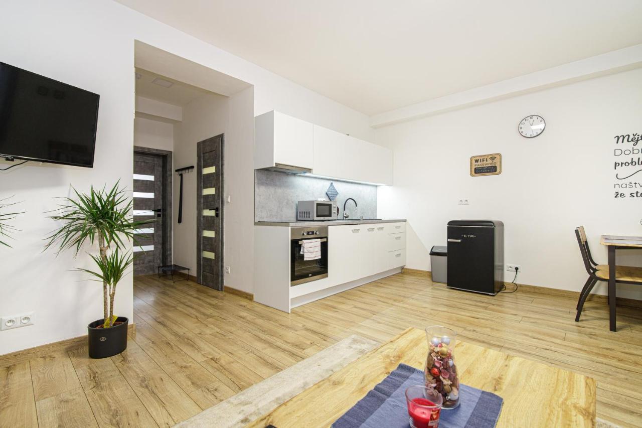 אוסטרבה Apartment Hotel Stud Mb מראה חיצוני תמונה