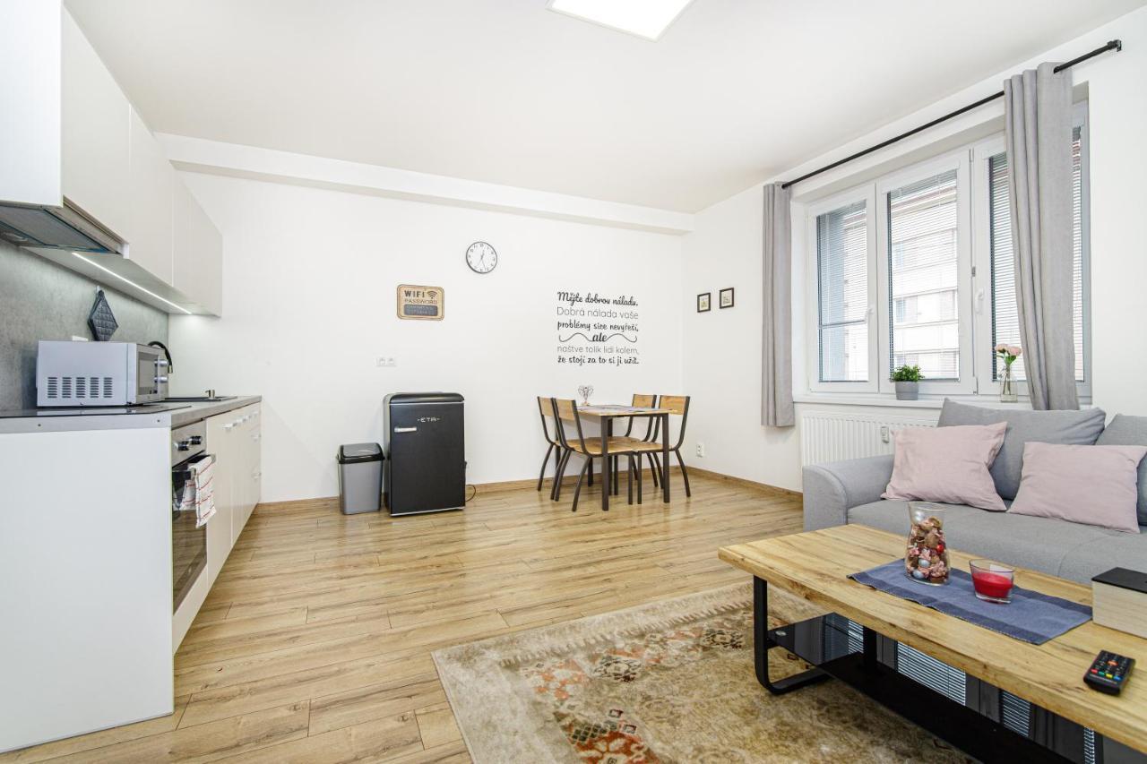 אוסטרבה Apartment Hotel Stud Mb מראה חיצוני תמונה