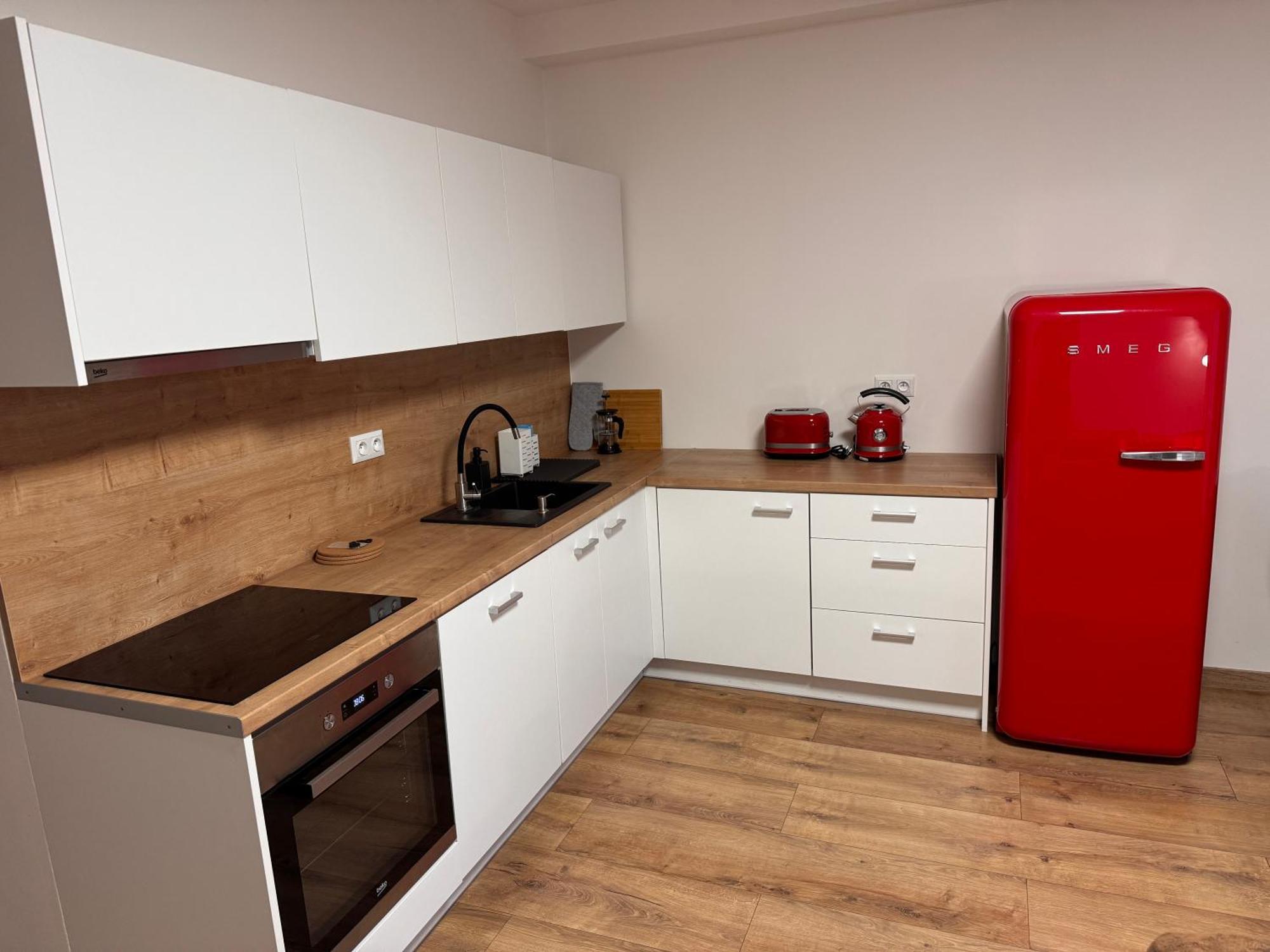 אוסטרבה Apartment Hotel Stud Mb מראה חיצוני תמונה